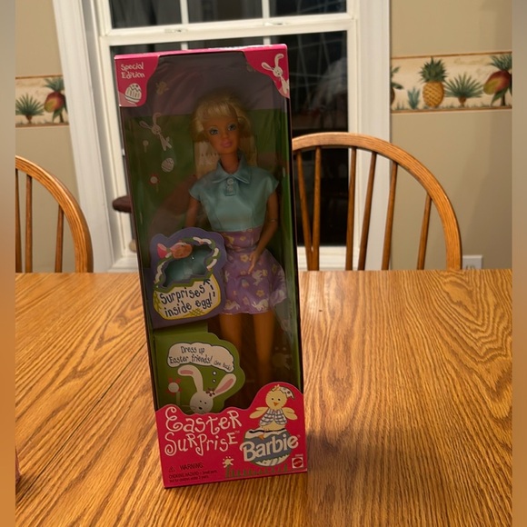 Easter Surprise Barbie 20542 Special Edition Mattel 1998 New in Box - Picture 2 of 8
